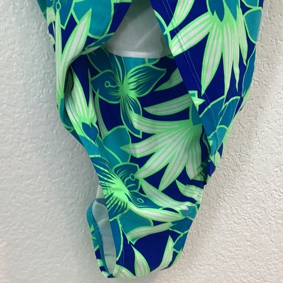 One piece Swimsuit, Size Large, NWOT - Picture 4 of 4